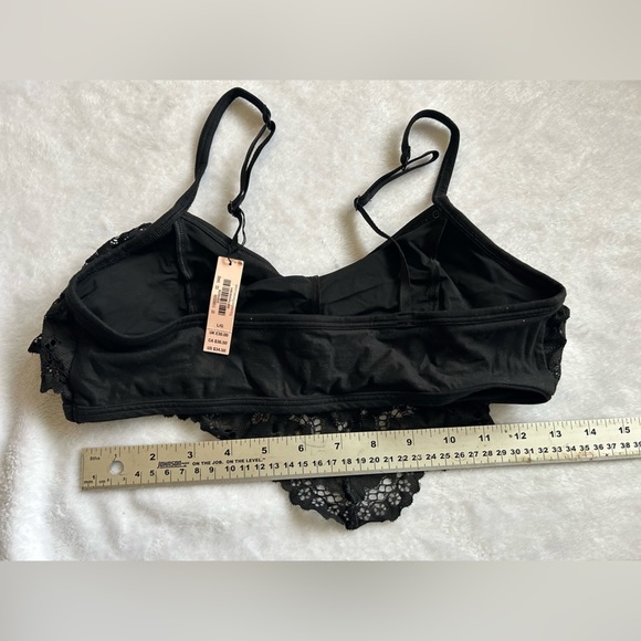 BNWT Victoria’s Secret Bralette - Picture 2 of 3